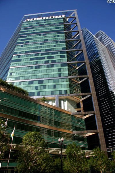 ABN AMRO Plaza Technology Center (2004) (29 floors) (540 West Madison St.). Chicago, IL. Architect: DeStefano & Partners.