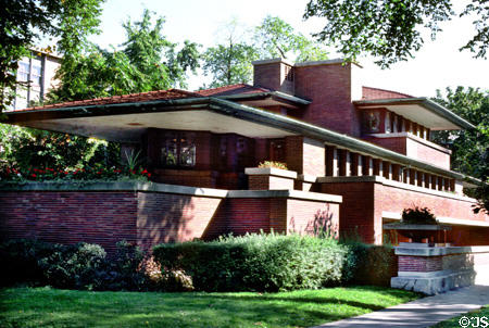 Frederick C. Robie house (1909) (5757 S. Woodlawn Ave.). Chicago, IL. Style: Prairie. Architect: Frank Lloyd Wright. On National Register.