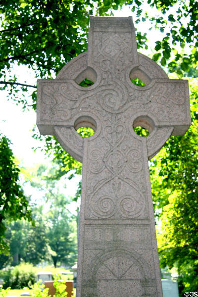 Irish cross monument (1894) to architect John Wellborn Root (1850-1891) in Graceland Cemetery. Chicago, IL. Architect: Burnham & Root, Atwood, Wegman.