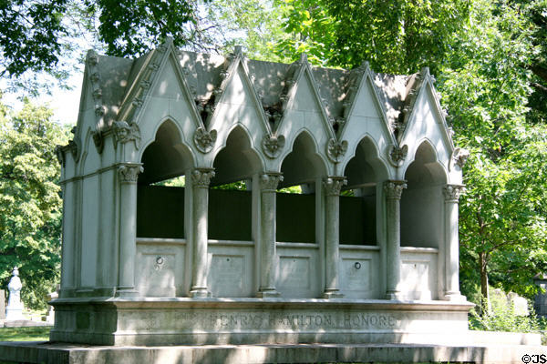 Monument (1906) to Henry H. Honoré (1823-1916) developer in Graceland Cemetery. Chicago, IL. Architect: McKim, Mead & White.