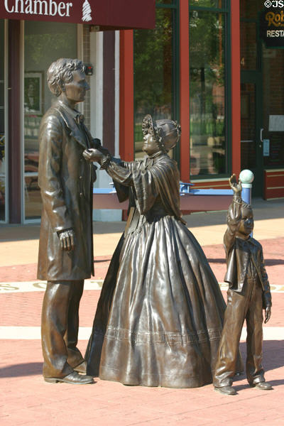 Statue of Abe & Mary Lincoln with Todd. Springfield, IL.