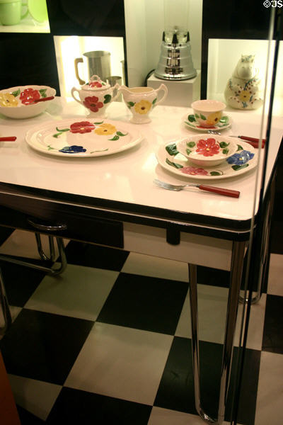 Metal kitchen table (1942) & Stetson China Company dinnerware (1946-66) (Lincoln, IL) at Illinois State Museum. Springfield, IL.