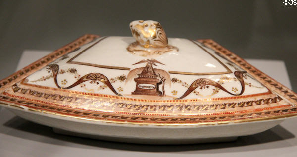 George Washington Memorial pattern tureens (c1800) from China at Art Institute of Chicago. Chicago, IL.