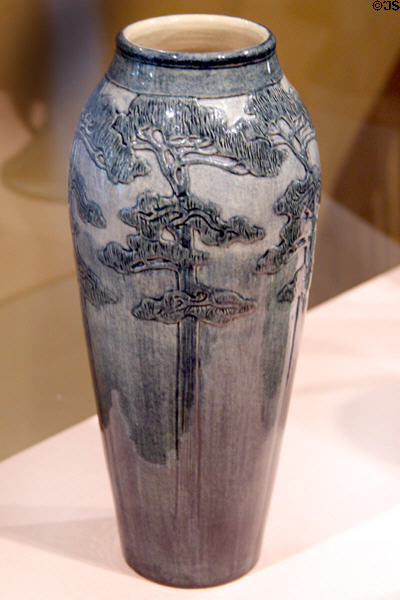 Earthenware vase (1908) by Joseph Fortuné Meyer & Anna Frances Simpson of Newcomb Pottery, New Orleans, LA at Art Institute of Chicago. Chicago, IL.