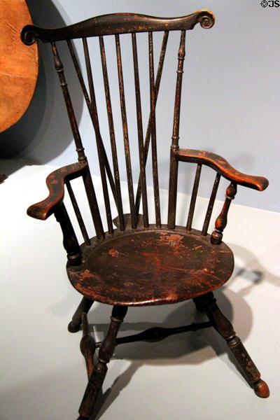 Fan-backed Windsor Chair (1760-70) from Philadelphia, PA at Art Institute of Chicago. Chicago, IL.