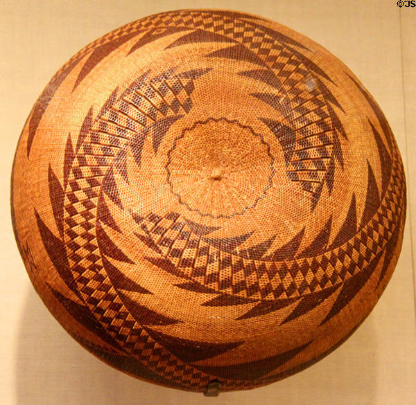 Pomo tribe twined basketry bowl (1870-1900) by Sally Burris of Northern California at Art Institute of Chicago. Chicago, IL.