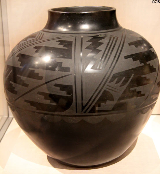 Black ceramic storage jar c1930 from San Ildefonso Pueblo, NM at Art Institute of Chicago. Chicago, IL.