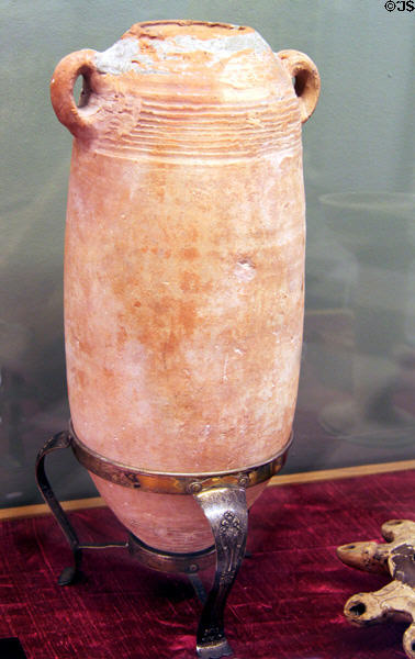 Roman amphora (c200) at Museum of World Treasures. Wichita, KS.