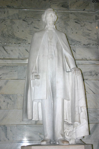 Statue of Confederate President Jefferson Davies (1808-89) in Kentucky State Capitol rotunda. Frankfort, KY.