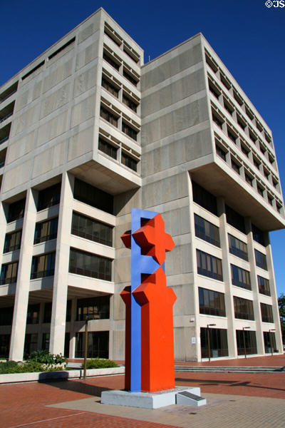 River Center (former Centroplex) (1978) (10 floors) (222 St. Louis St.). Baton Rouge, LA. Architect: Desmond-Miremont-Burks.