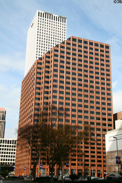 Pan American Life Center (1980) (27 floors) (601 Poydras St.). New Orleans, LA. Architect: Skidmore, Owings & Merrill LLP.