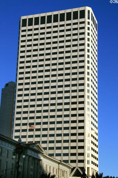 One Canal Place (1979) (32 floors) (365 Canal St.). LA. Architect: August Perez & Assoc..