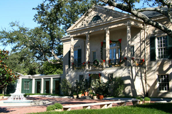 Oaks surround Longue Vue House. New Orleans, LA.