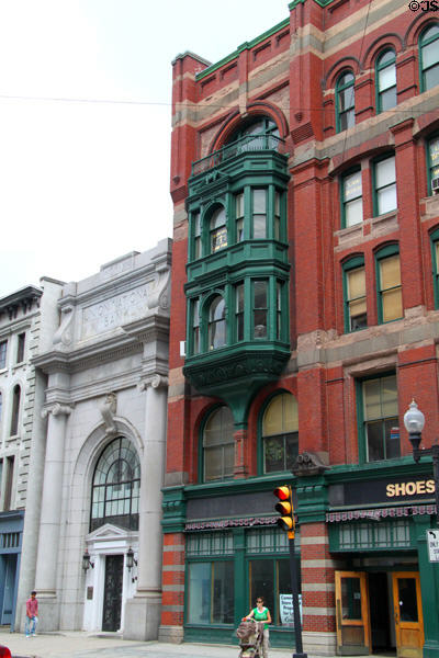 Union National Bank (1924) (61 Merrimack St.) & Hildreth Building (1882) (35-55 Merrimack St.). Lowell, MA.
