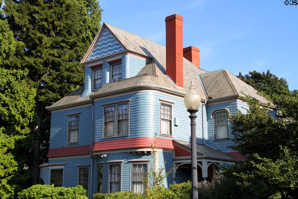 Benjamin Anthony House (1889) (98 Madison St.). New Bedford, MA. Style: Queen Anne Shingle.