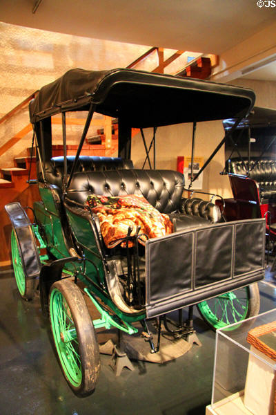 Winton Motor Carriage (1899) from Cleveland, Ohio at Heritage Plantation Auto Museum. Sandwich, MA.