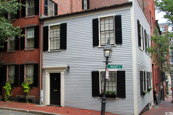 Louis Glapion - George Middleton House (1801) (1 Pinckney St) in Beacon Hill. Boston, MA. Style: Federal.