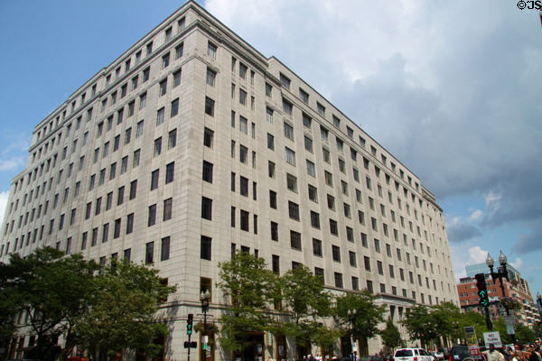 The Newbry [aka New England Life Insurance Building] (1938) (10 floors) (501 Boylston St.). Boston, MA. Architect: Cram & Ferguson.