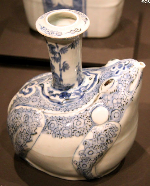 Chinese export frog figure kendi (1573-1619) from Jingdezhen at Peabody Essex Museum. Salem, MA.
