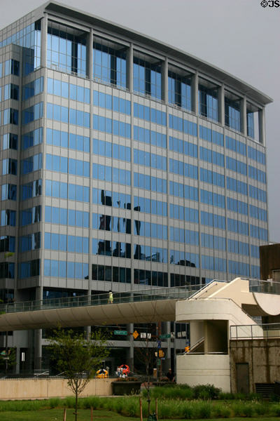 Lockwood Place (2004) (12 floors) (500 East Pratt St.). Baltimore, MD. Architect: Cope Linder Architects.