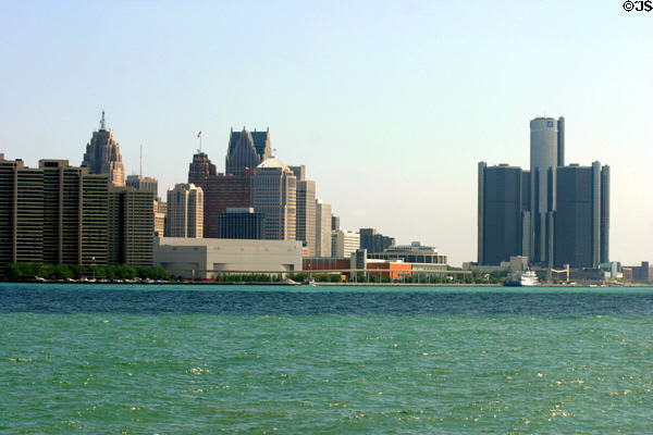 Detroit skyline with Renaissance Center over Detroit River. Detroit, MI.