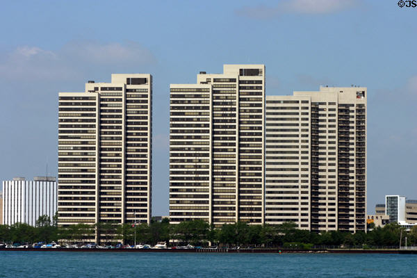 Riverfront Towers (1983-1991) (26-29 floors). Detroit, MI. Architect: The Gruzen Partnership + Kadushin Assoc. Architects Planners + The Martin Organization.