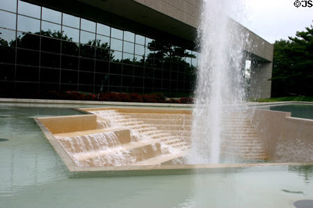 Gerald R. Ford Presidential Museum building & sunken fountain. Grand Rapids, MI.