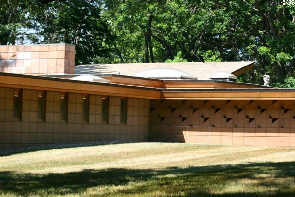 Robert Levin House (1949) (2816 Taliesin Dr.). Kalamazoo, MI. Architect: Frank Lloyd Wright.