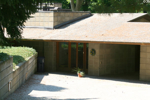 Eric V. Brown House (1959) (2806 Taliesin Dr.). Kalamazoo, MI. Architect: Frank Lloyd Wright.
