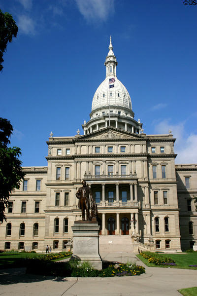 Michigan State Capitol (1878). Lansing, MI. Style: Neo-classical. Architect: Elijah E. Myers. On National Register.