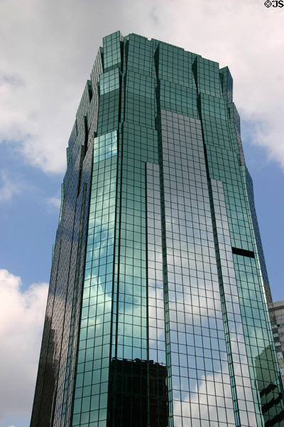 AT&T Tower (1991) (901 Marquette Ave.) (34 floors). Minneapolis, MN. Architect: Walsh Bishop Assoc..