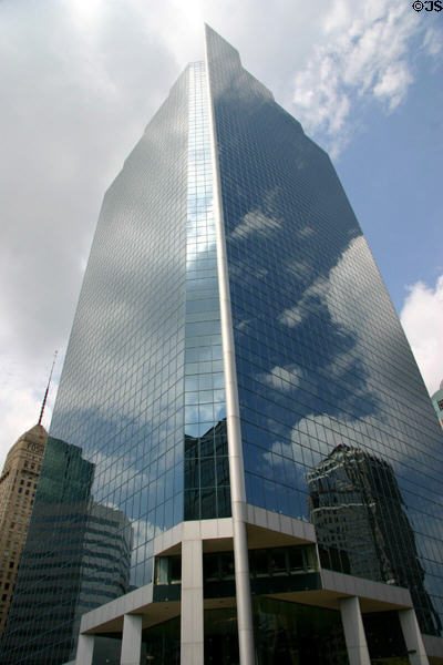 Campbell Mithun Tower (1985) (222 South 9th St.) (42 floors). Minneapolis, MN. Architect: Hammel, Green & Abrahamson.