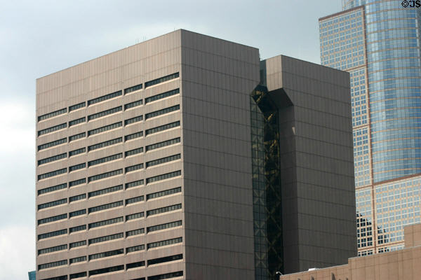 Hennepin County Government Center (1977) (300 South 6th St.) (24 floors). Minneapolis, MN. Architect: John Carl Warnecke & Assoc. + Peterson, Clark & Assoc..
