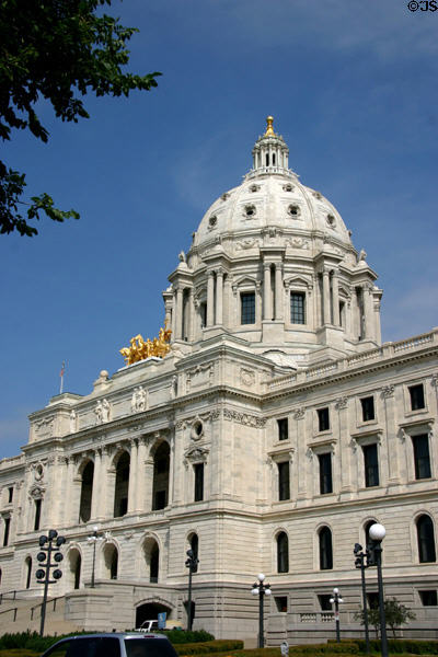 Minnesota State Capitol dome & central section. St. Paul, MN.