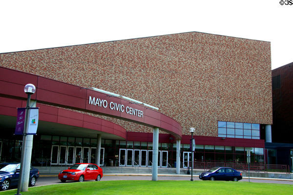 Mayo Civic Center entrance to Auditorium & Arena (1984). Rochester, MN. Architect: Ellerbe & Co..