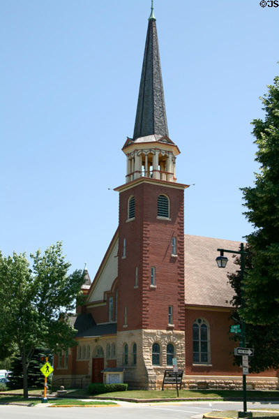 First Baptist Church (1893) (123 E. Main St. at Court Ave,). Owatonna, MN. Architect: Warren B. Dunnell.