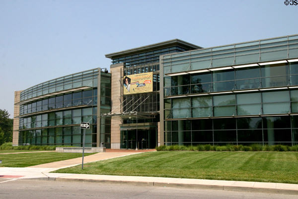 Emerson Electric Center (2000) of Missouri History Museum. St Louis, MO. Architect: Hellmuth, Obata + Kassabaum, Inc..