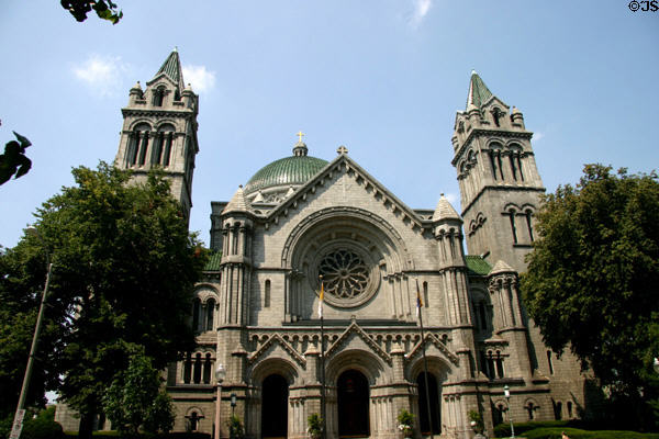 Cathedral Basilica of Saint Louis (1907-14) (4431 Lindell Blvd.). St Louis, MO. Style: Neo-Byzantine. Architect: Barnett, Haynes & Barnett.