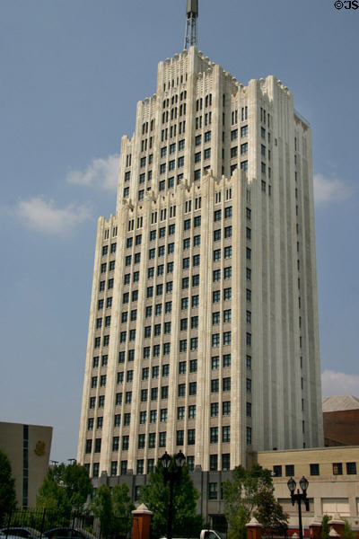 Continental Life Building (1928) (22 floors) (3615 Olive St.). St Louis, MO. Style: Skyscraper Gothic. Architect: William B. Ittner.