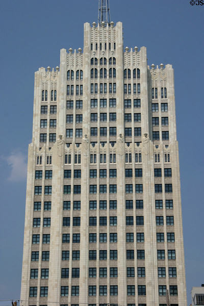 Crown of Continental Life Building. St Louis, MO.