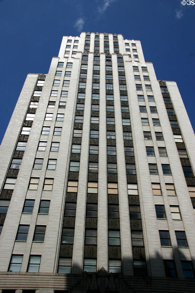Bryant Building (1930) (26 floors) (1102 Grand Blvd.). Kansas City, MO. Architect: Graham, Anderson, Probst & White. On National Register.