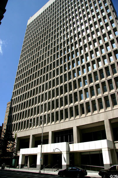 TenMain Center (former AMC Tower) (1969) (20 floors) (1000 Main St.). Kansas City, MO. Architect: Luckman Partnership.