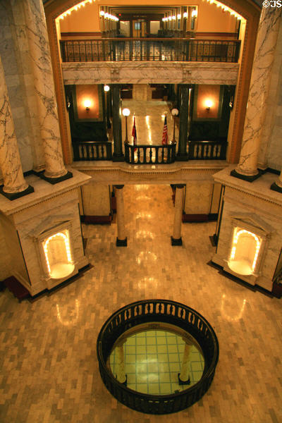Rotunda of Mississippi State Capitol. Jackson, MS.