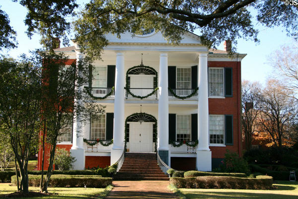 Rosalie (c1820-23) (100 Orleans at Broadway St.) built by Peter Little, overlooks Mississippi near site of Natchez Indians' massacre of French at Fort Rosalie & was headquarters of Union Army during Civil War. Natchez, MS. Style: Federal. On National Register.