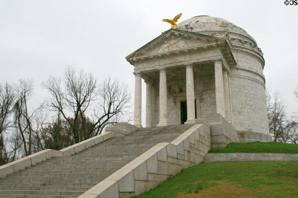 Illinois State Memorial (1906) by W.L.B. Jenney & sculptor Charles J. Mulligan. Vicksburg, MS.