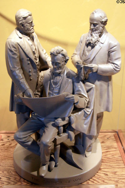 Council of War sculpture includes U.S. Grant & Lincoln. Vicksburg, MS.