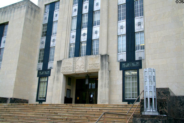 Warren County Courthouse (c1940) (1009 Cherry St.). Vicksburg, MS. Style: Art Deco.