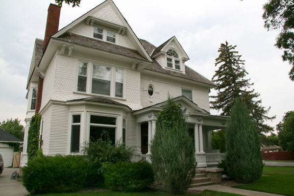 House at 142 Clark Ave. in Moss Mansion heritage district. Billings, MT. Style: Shingle Colonial Revival.