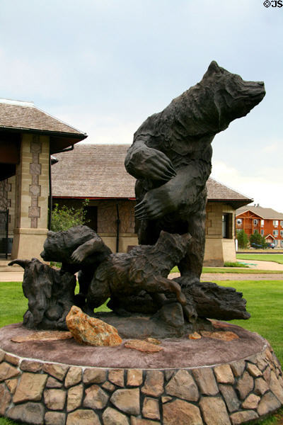 Statue of bear & cub by Van Howd Studios at Museum of the Yellowstone. West Yellowstone, MT.