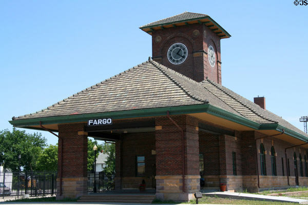 Northern Pacific Railway Depot (1898) (701 Main Ave.). Fargo, ND. Architect: Cass Gilbert.